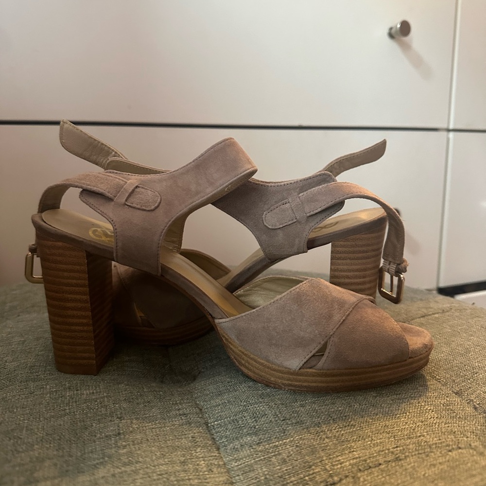 UKIES – Tango Leather Ankle Strap Heel
Taupe